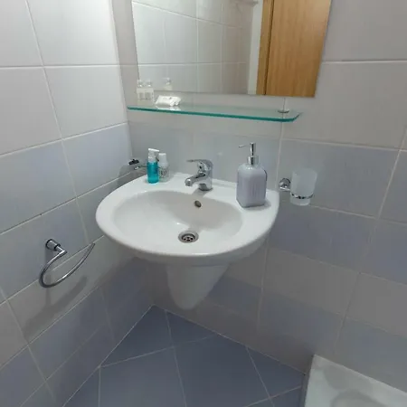 Studio In Polo With Kitchen Wifi Dv Apartment *